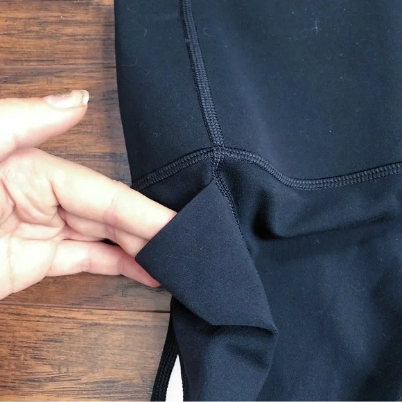 Athleta • Colorblock Salutation Stash Pocket Tight 7/8 black white leggings - Picture 7 of 12
